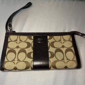 Coach Zip Wallet/Wristlet